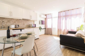 Isadora: apartamento vista piscina